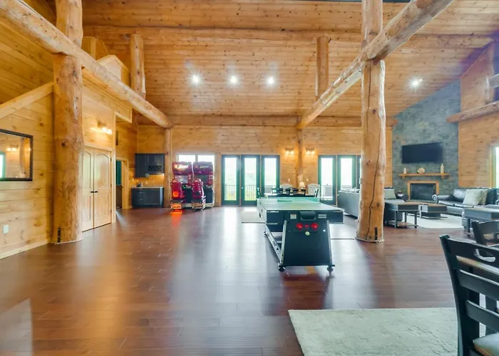 Gatlinburg Vacation Rental With Private Hot Tub!