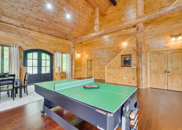 Gatlinburg Vacation Rental With Private Hot Tub!