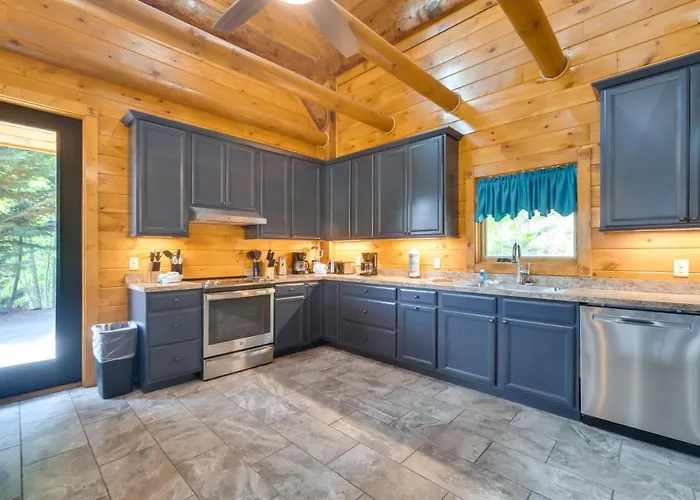 Gatlinburg Vacation Rental With Private Hot Tub!