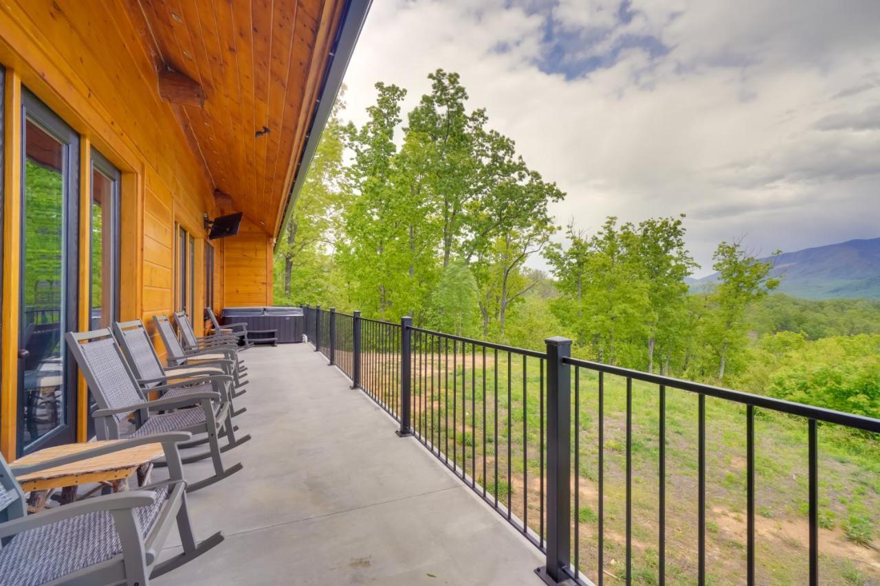 Vacation With Private Hot Tub! Casa de Férias Gatlinburg