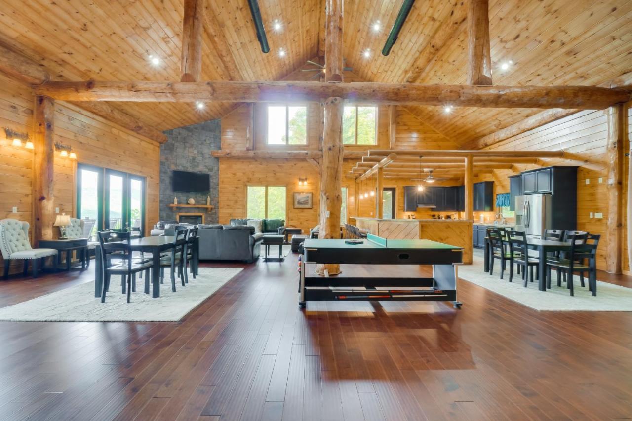 Vacation With Private Hot Tub! Hébergement de vacances Gatlinburg